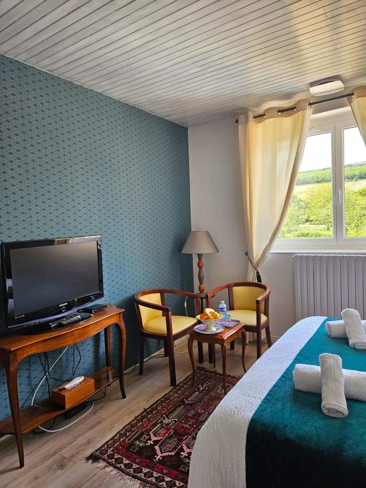 Domaine Bassy Hotel Saint-Gengoux-de-Scissé Bagian luar foto