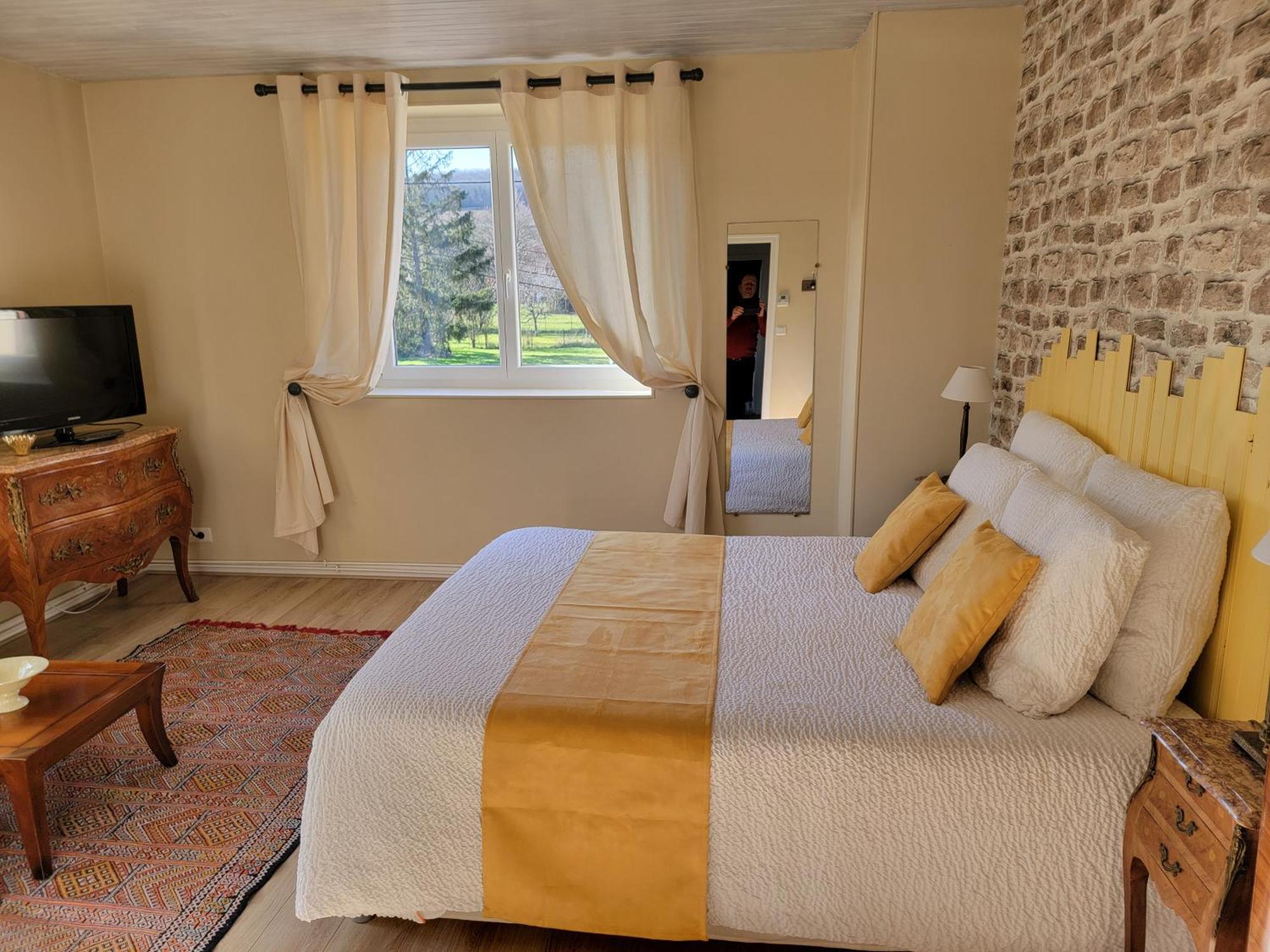 Domaine Bassy Hotel Saint-Gengoux-de-Scissé Bagian luar foto